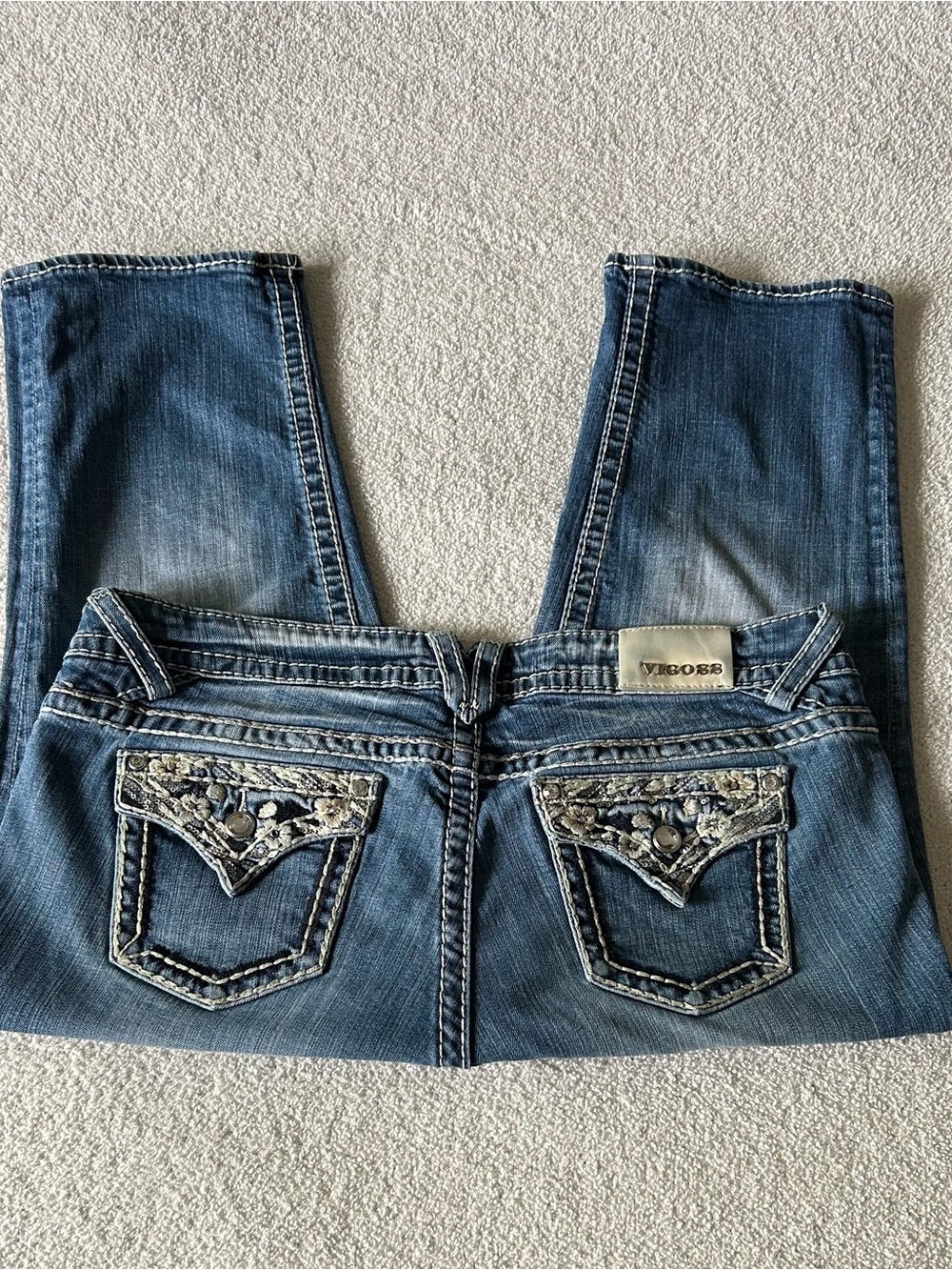 Vigoss Women's  Blue the New York capri with Embroidered Back Pockets
